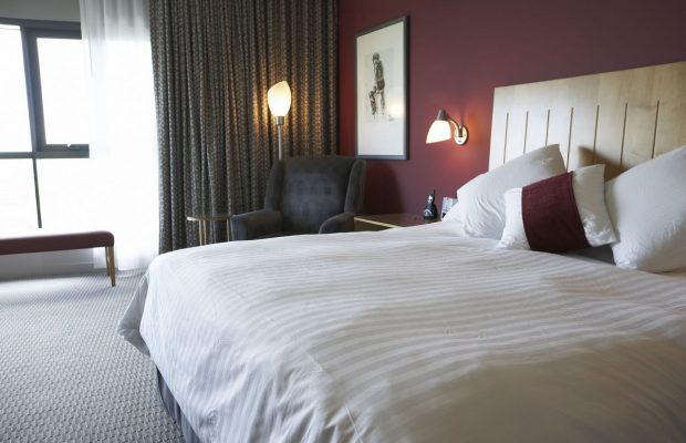 Electronics was the #1 item left behind in hotels last year.  What was #2? Electronics was the #1 item left behind in hotels last year.  What was #2?
