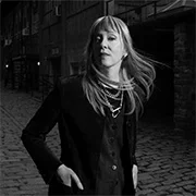 Suzanne Vega – Flying with Angels